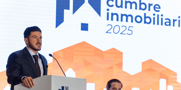 Inaugura Gobernador NL Cumbre Inmobiliaria 2025