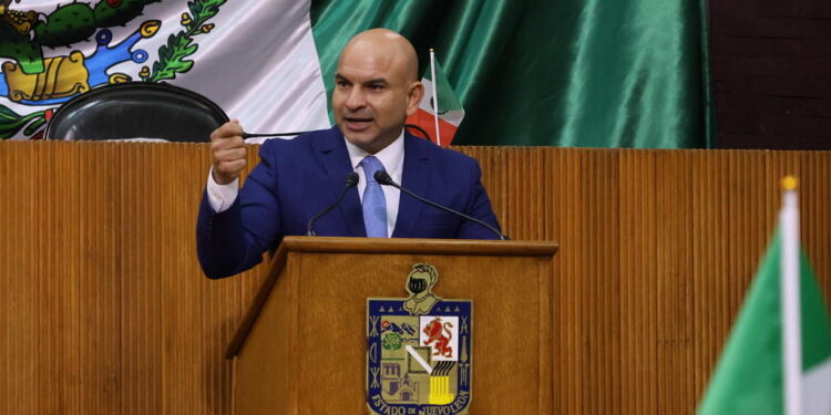 Plantea José Luis Santos curso de manejo obligatorio para mayores de 18 de años