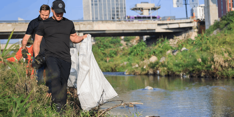 Cero tolerancia a quien tire basura en río.- Samuel García