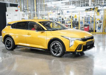 Crecen 8% exportaciones de vehículos ligeros en Nuevo León, en 2025