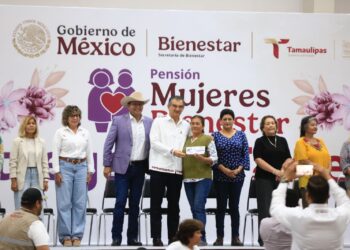 Entrega Américo tarjetas de Pensión Mujeres Bienestar; llegará a 93 mil tamaulipecas