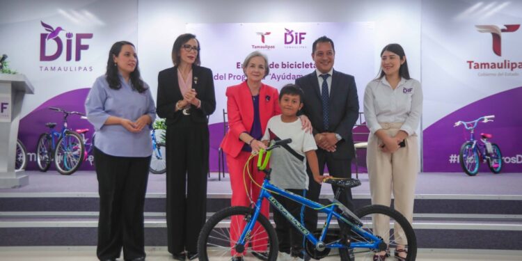 Entregan Gobierno, DIF Tamaulipas y Fundación Telmex Telcel bicicletas del programa “Ayúdame a llegar”