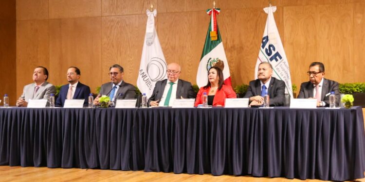 Fortalece la UAT manejo eficiente y transparente de los recursos