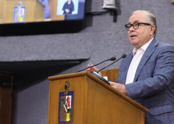 Busca Héctor Morales frenar incrementos injustificados en seguros de gastos médicos