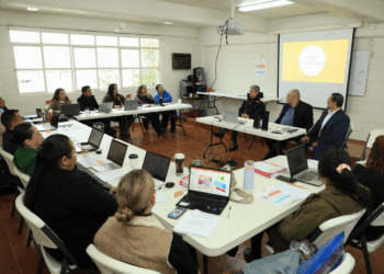 Secretaría de Educación capacita a 50 mil docentes en el uso innovador de la IA en el aula
