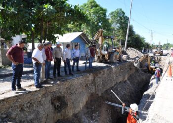 Supervisa SRHDS avances en la rehabilitación del drenaje en el municipio de González