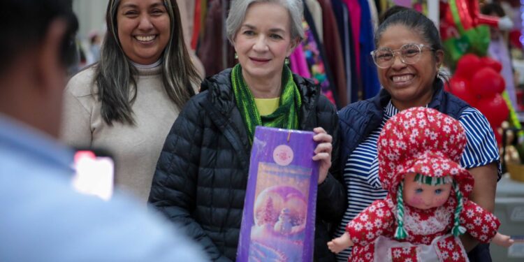 Comparte María de Villarreal el bazar “Un DIFciembre para recordar” junto a familias y emprendedores