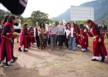 Entrega María de Villarreal las pupilas de la Virgen de la Misericordia
