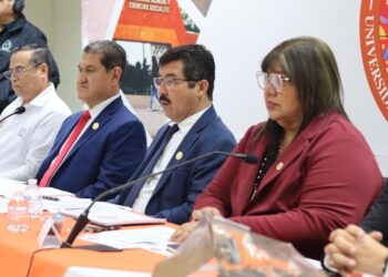 Evalúa rector avances de la UAT al cierre del ciclo escolar