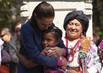 Develación de esculturas de mujeres ancestras en el Paseo de las Heroínas, símbolo firme contra el racismo, clasismo y machismo: Presidenta