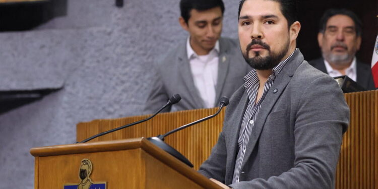 Exigen frenar abusos en escuelas privadas por cobros excesivos