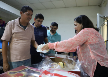 Lleva DIF NL la tradición de la Rosca de Reyes al Albergue «El Refugio»
