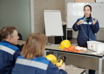 Presenta Secretaría del Trabajo oferta de capacitación para trabajadores y empresas