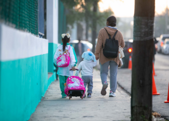 Se reactiva el ciclo escolar: regresan a clases más de un millón de alumnos en NL