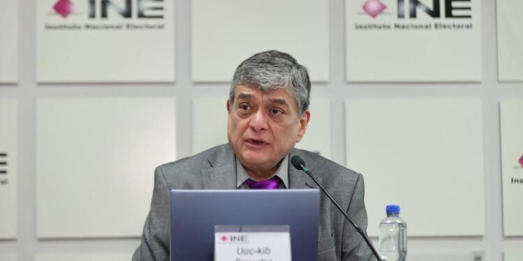 Necesaria, una rectificación sobre el desarrollo en México del derecho electoral: Consejero Uuc-kib Espadas