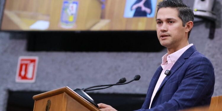 Propone Armando Victor Gutiérrez acciones para proteger a peatones y a conductores en crisis