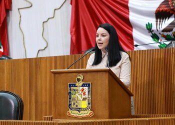 Propone Brenda Velázquez pago con tarjeta bancaria en transporte público en NL