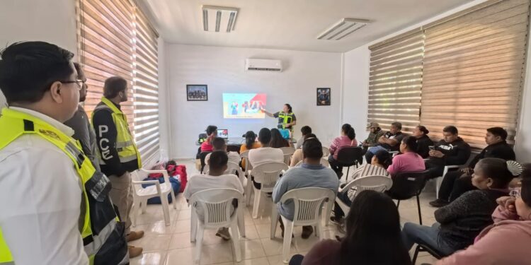 Capacita Turismo en Manejo de Alimentos, Atención al Turista y Primeros Auxilios