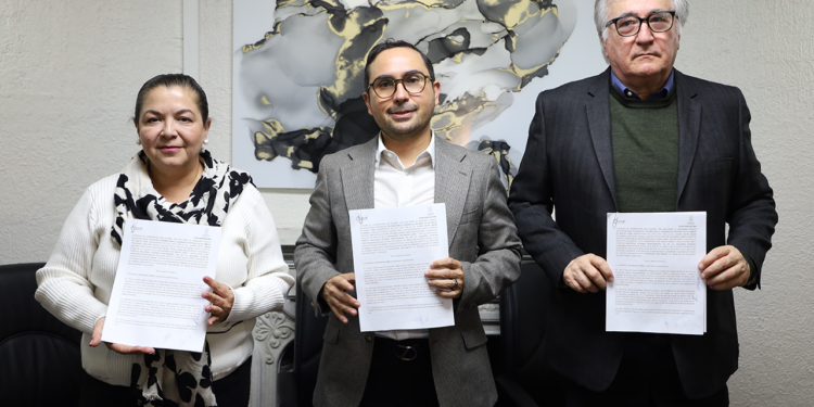 Firman Convenio DIF NL y Christus Muguerza Hospital Conchita para realizar estudios y cirugías gratuitas a niñas, niños y adolescentes de Centros Capullos y Monarcas