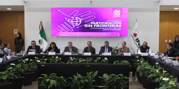 Firman INE y 32 organizaciones migrantes carta compromiso para fortalecer el voto de las y los mexicanos en el exterior