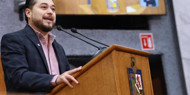 Aprueba Congreso cámaras de solapa para elementos de policía