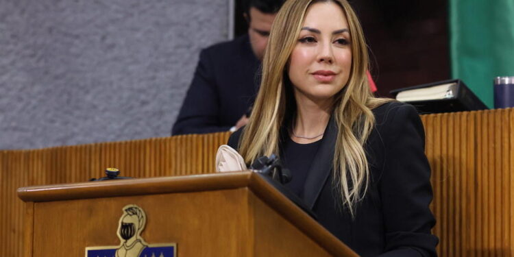 Exhorta Perla Villarreal a transparentar recursos transferidos desde la REA