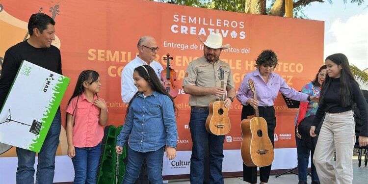 Arranca con nuevos instrumentos el Semillero de Música Huasteca en González