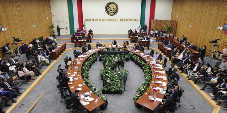 Detecta INE deficiencias en el gasto de los partidos políticos para el liderazgo político de las mujeres