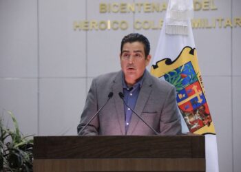 Revientan iniciativa de Ismael García por “falta de vacunas” y exhiben datos falsos en el Congreso