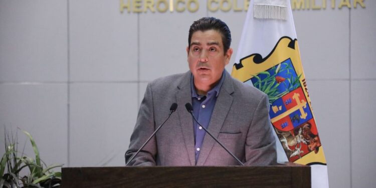 Revientan iniciativa de Ismael García por “falta de vacunas” y exhiben datos falsos en el Congreso