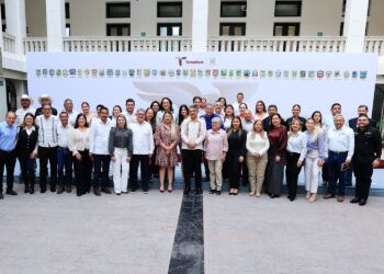 Recibe Américo cartera de proyectos 2026 y exhorta a munícipes a ejercer recursos con honestidad