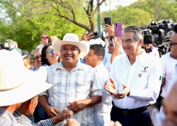 Reconocen ejidatarios de Llera respaldo de Américo ante problemática con empresa eólica