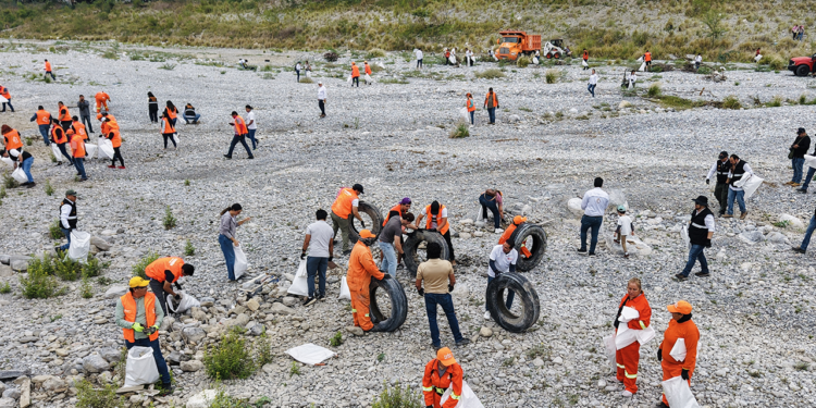 Busca Nuevo León romper récord mundial con mega limpieza en el Río Santa Catarina