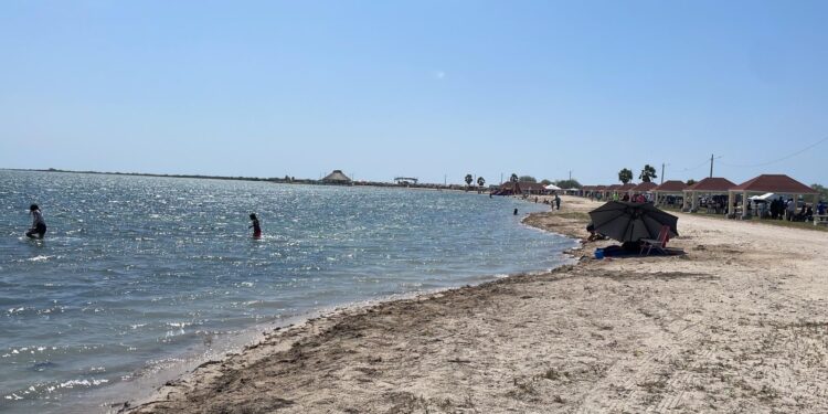 Mantiene Tamaulipas vigilancia activa en playas