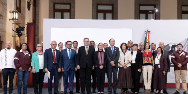 Presidenta presenta Comité de Científicos y Especialistas que analizarán la explotación de gas natural no convencional
