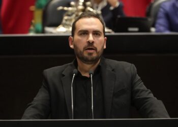 Buscan obligar a CFE a responder solicitudes en máximo 10 días