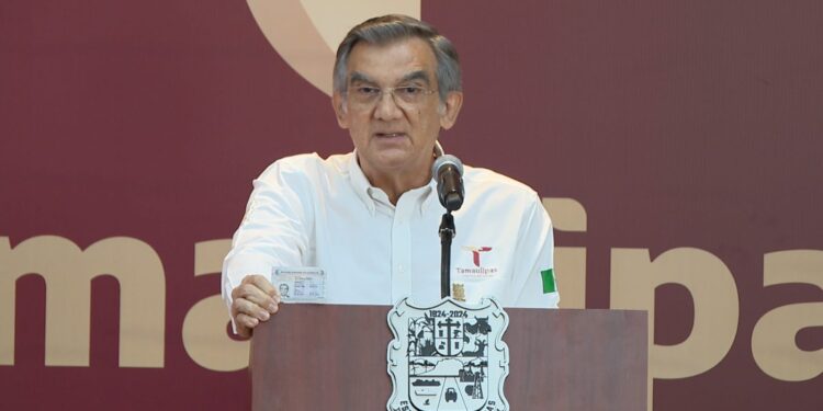 Américo rechaza acusaciones y desmiente retiro de visa de EU.