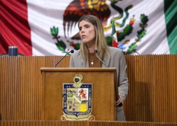 Propone Claudia Caballero reforzar transparencia en la UANL