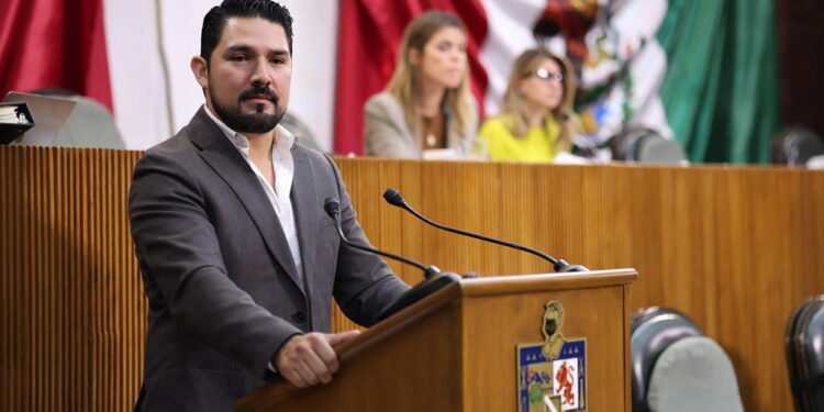Busca Fernando Aguirre garantizar registro oportuno de nacimientos