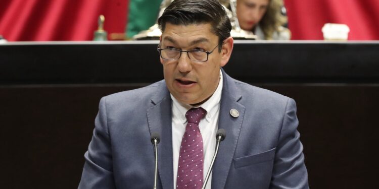 Buscan dar permisos pagados para trámites oficiales