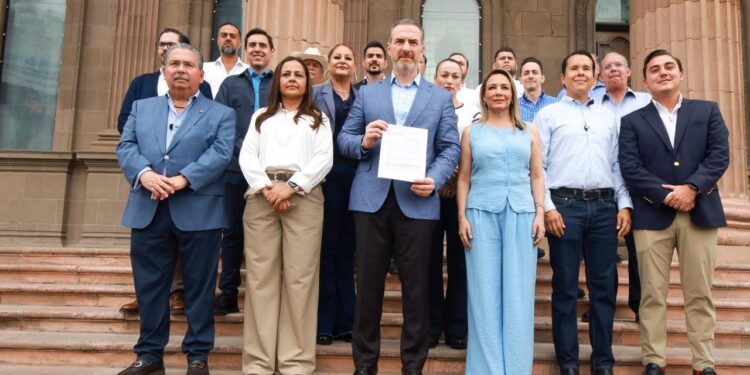 Alcaldes de Nuevo León acusan al Estado de retener hasta mil 700 mdp