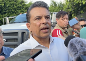 Gattás presume austeridad; funcionarios pagan de su bolsa