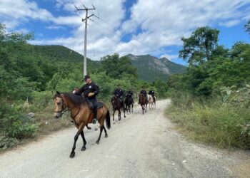 Guardia Estatal refuerza vigilancia a caballo en zonas de difícil acceso