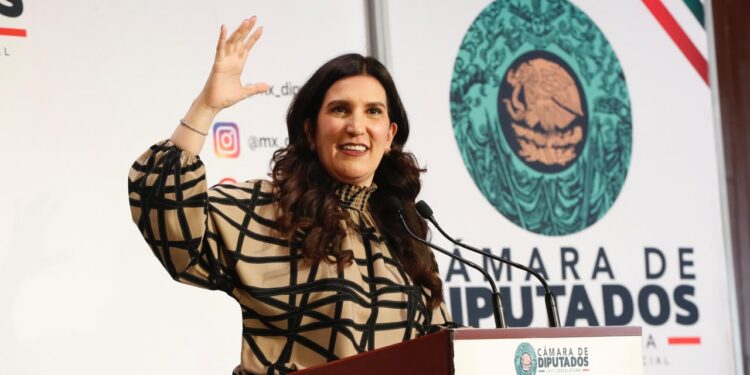 Kenia López exige proteger a migrantes y pide al Congreso cerrar filas por mexicanos en EU