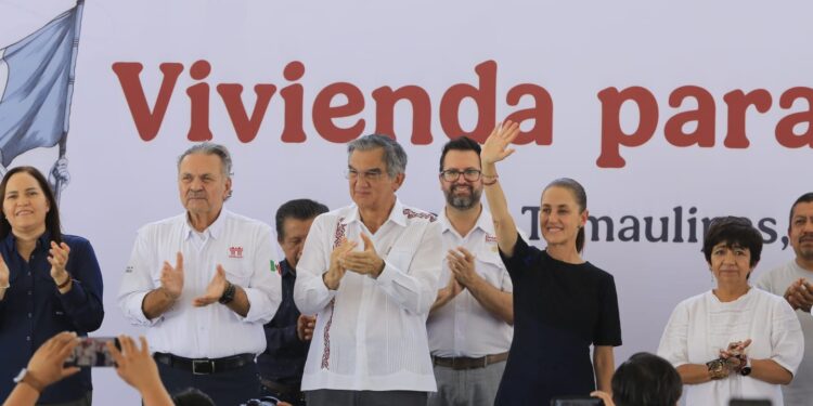Entrega Sheinbaum viviendas y arranca gira por Tamaulipas