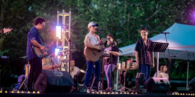 Jóvenes conquistan la “Noche Bohemia” en Tamatán