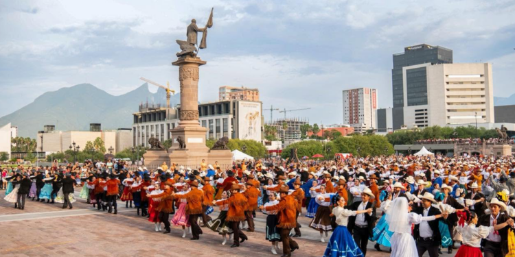 Más de mil bailarines cerrarán el Mitote Folklórico en Monterrey