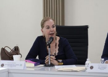 Buscan acabar con retrasos en títulos universitarios