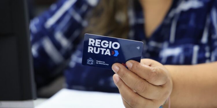 Monterrey pide tramitar tarjeta Regio Ruta antes de septiembre