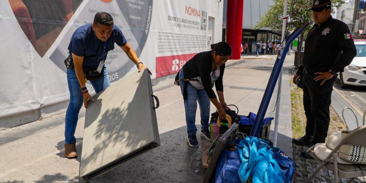 Monterrey realiza 84 decomisos contra comercio irregular
